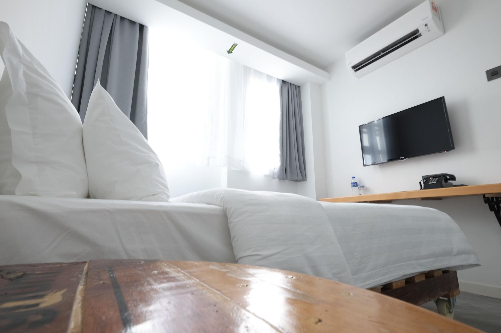 White Loft Hotel Malacca Exteriör bild