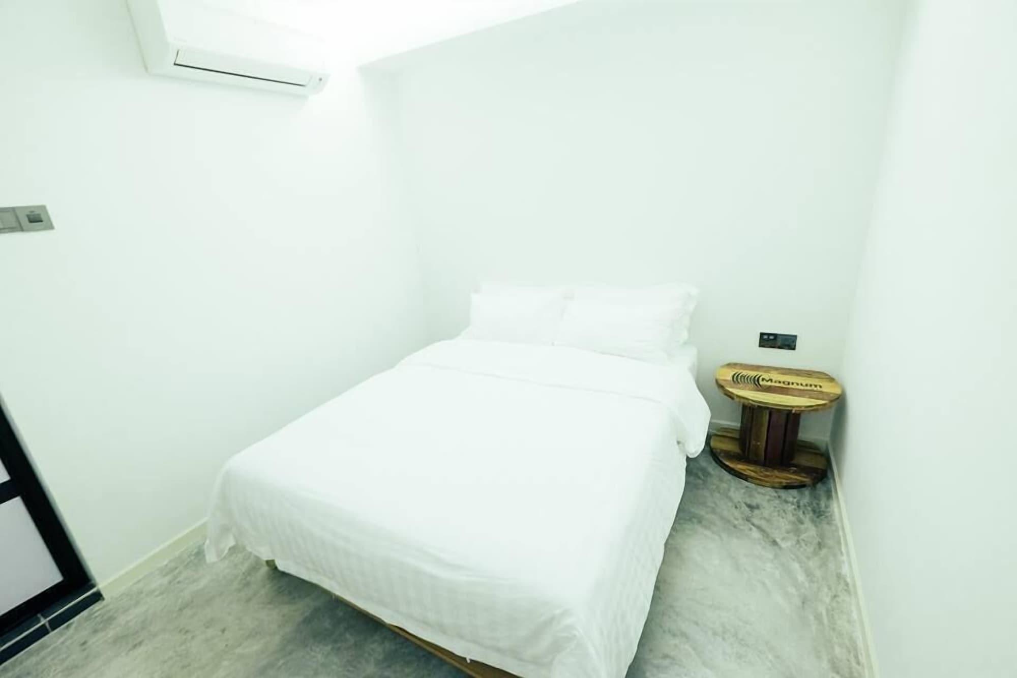 White Loft Hotel Malacca Exteriör bild