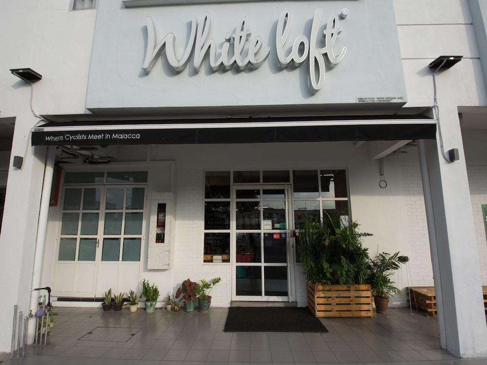White Loft Hotel Malacca Exteriör bild