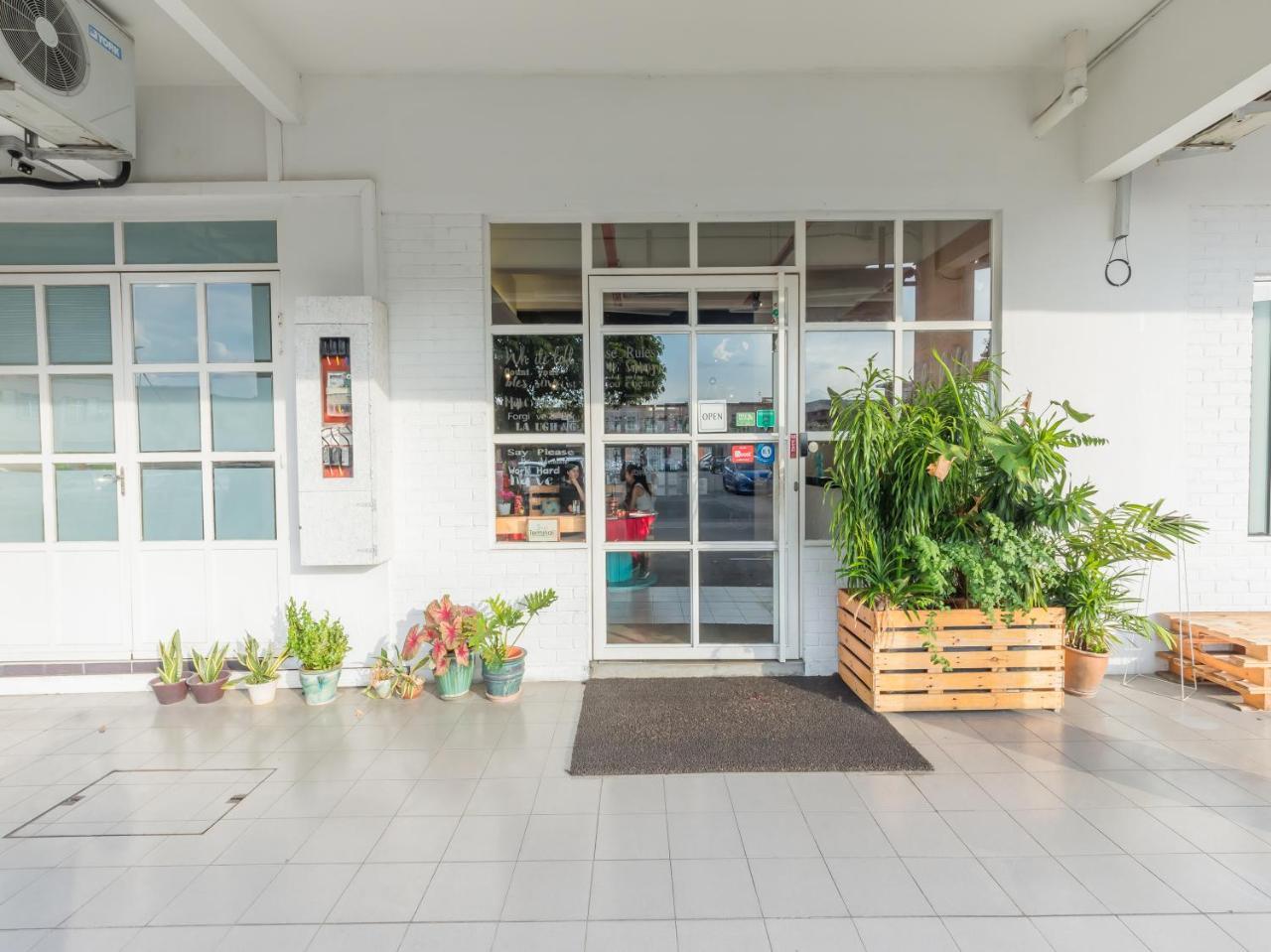 White Loft Hotel Malacca Exteriör bild