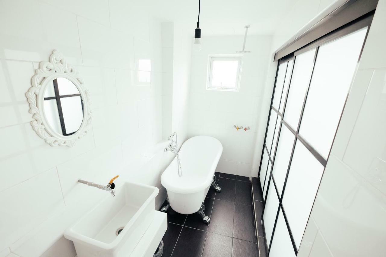 White Loft Hotel Malacca Exteriör bild